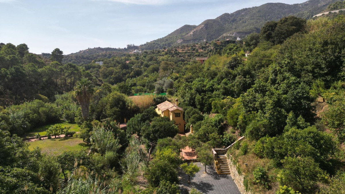 2a1a1dfe6df9df65fdae6b136d4c83b1 - 9