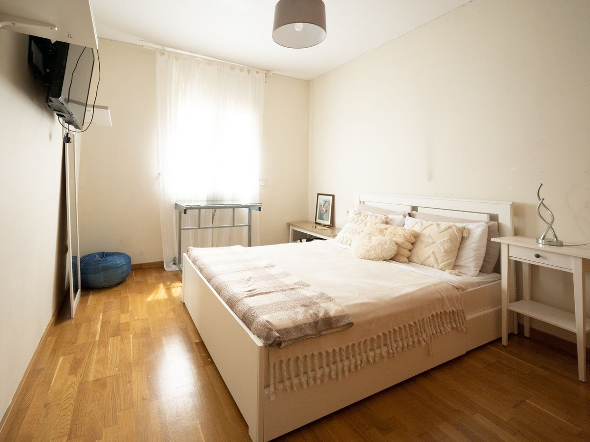 2b7c68809b98c7b7ececd45824b8494e - 12