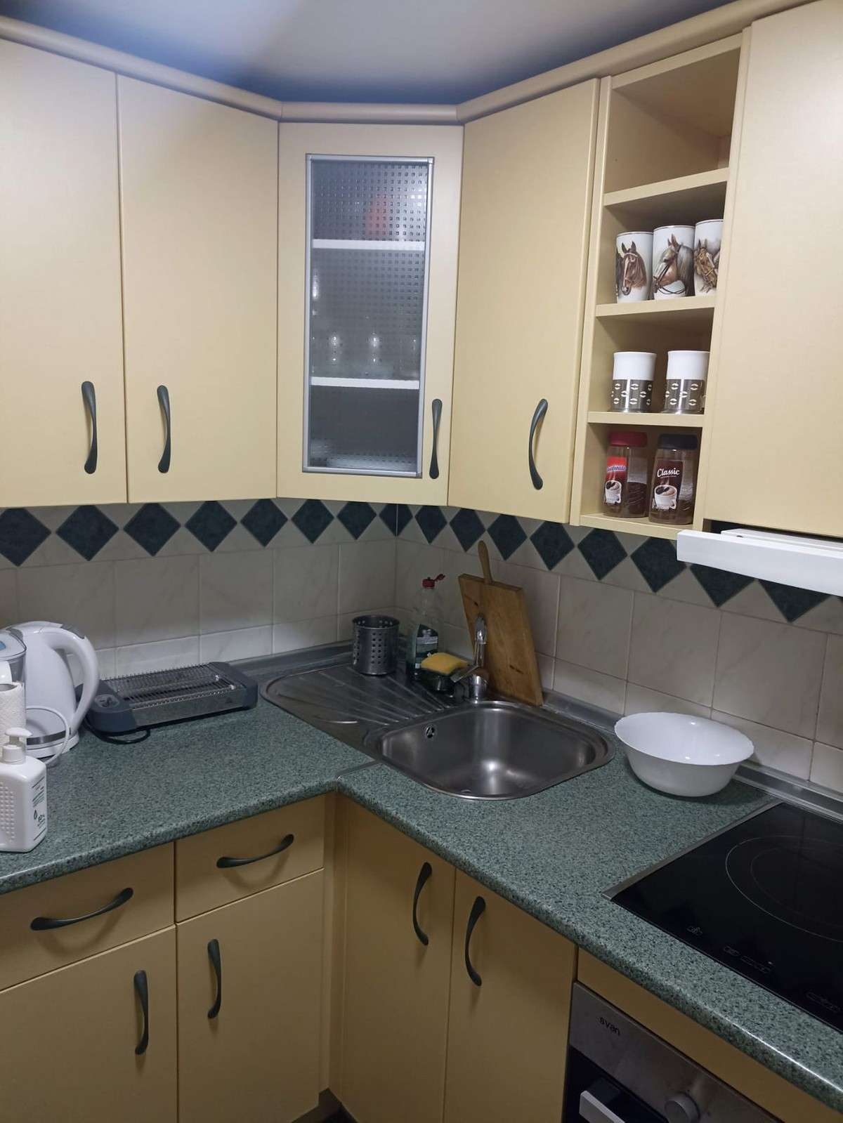 2cd9bf92532481d04779186f9e8df03a - 12