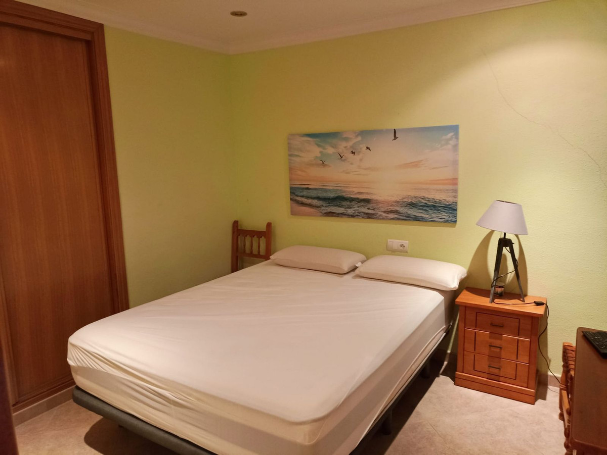 2cd9bf92532481d04779186f9e8df03a - 19