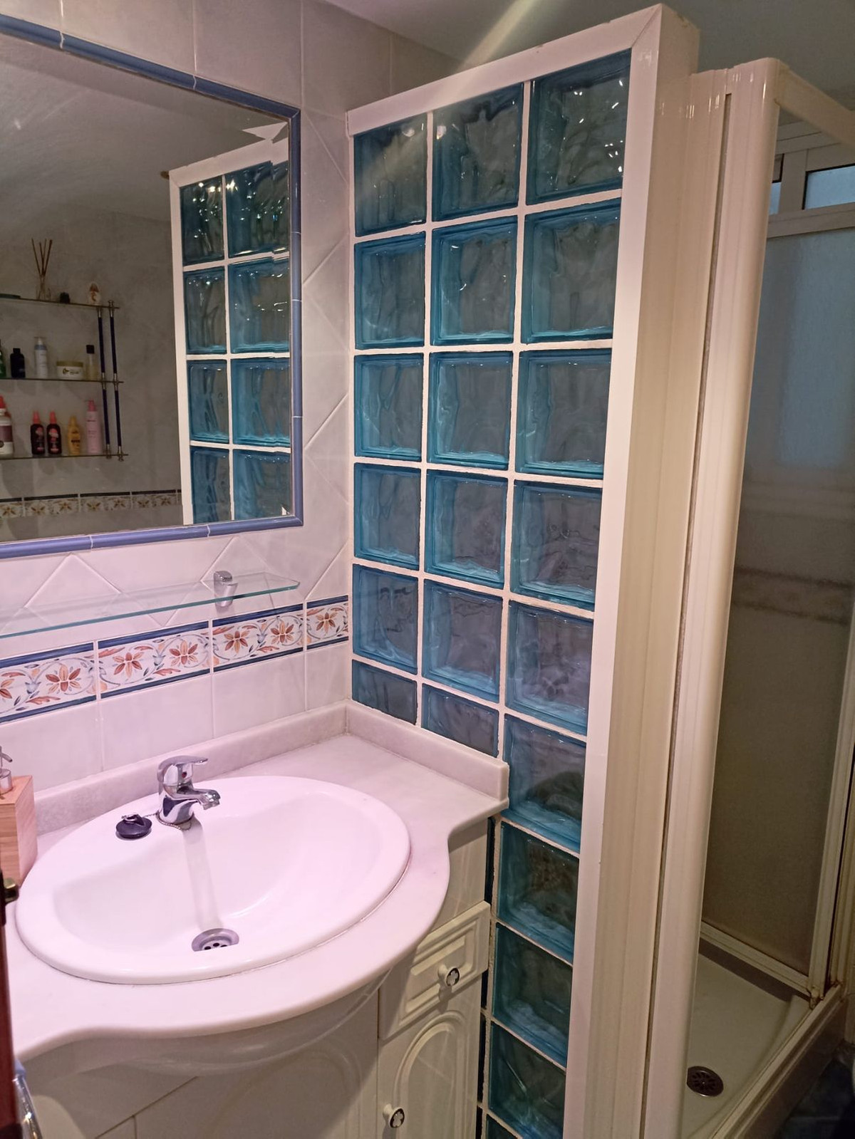 2cd9bf92532481d04779186f9e8df03a - 22