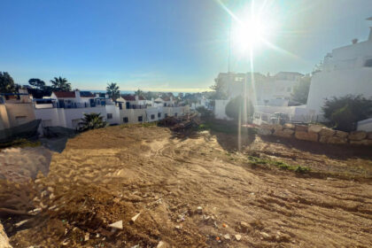 2f0227272a5093df67a64f1ba0406440 - 3