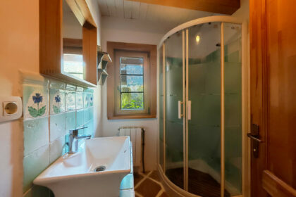 2f95dcae98d5320a403c1d52fc510bf5 - 12