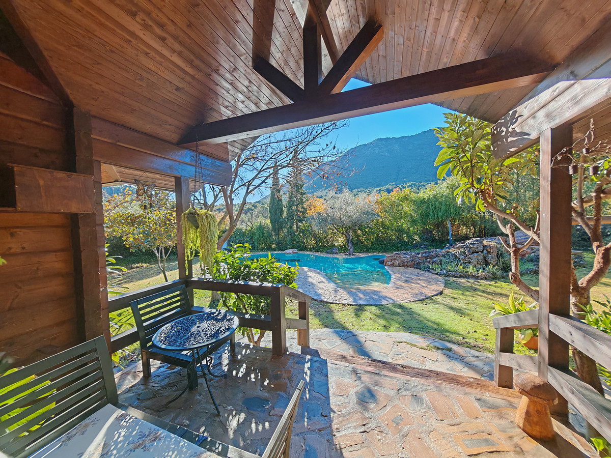 2f95dcae98d5320a403c1d52fc510bf5 - 16