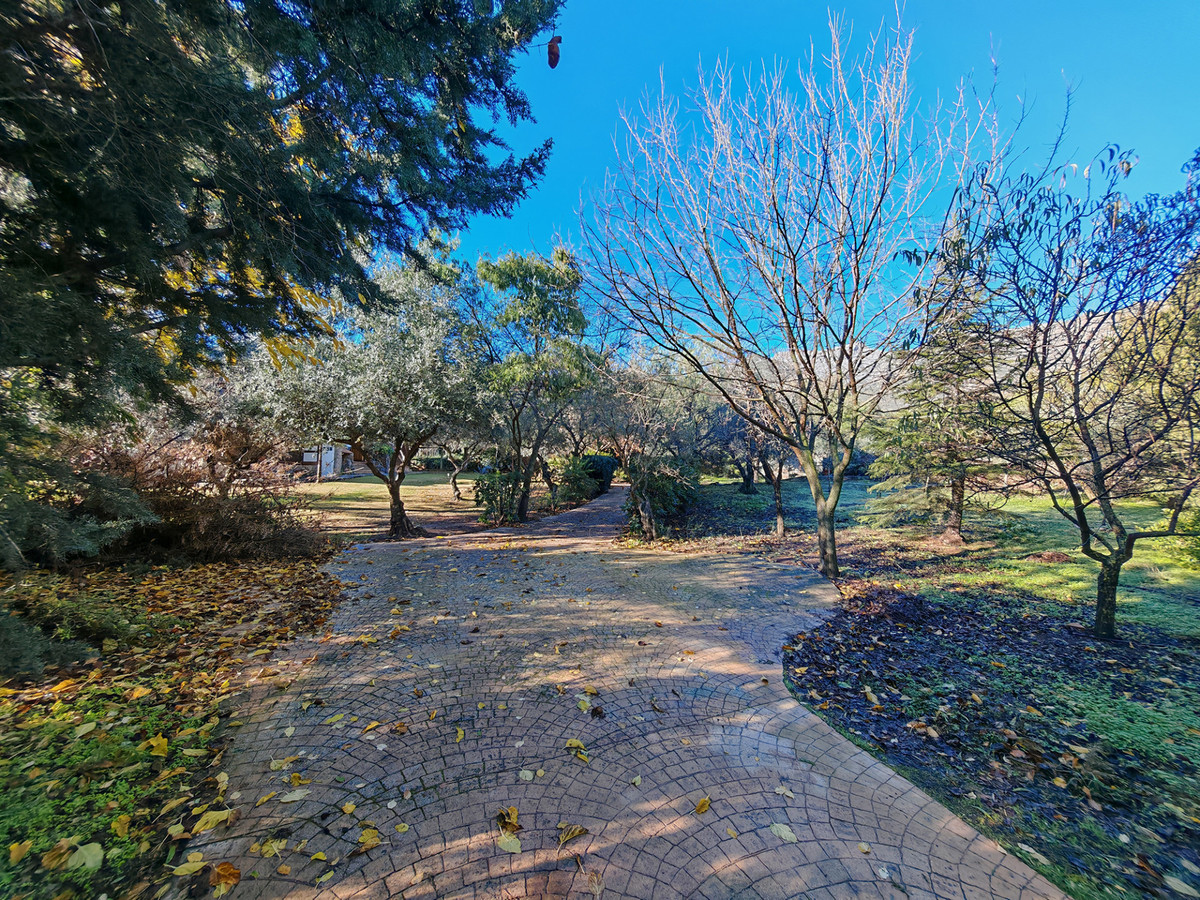 2f95dcae98d5320a403c1d52fc510bf5 - 20