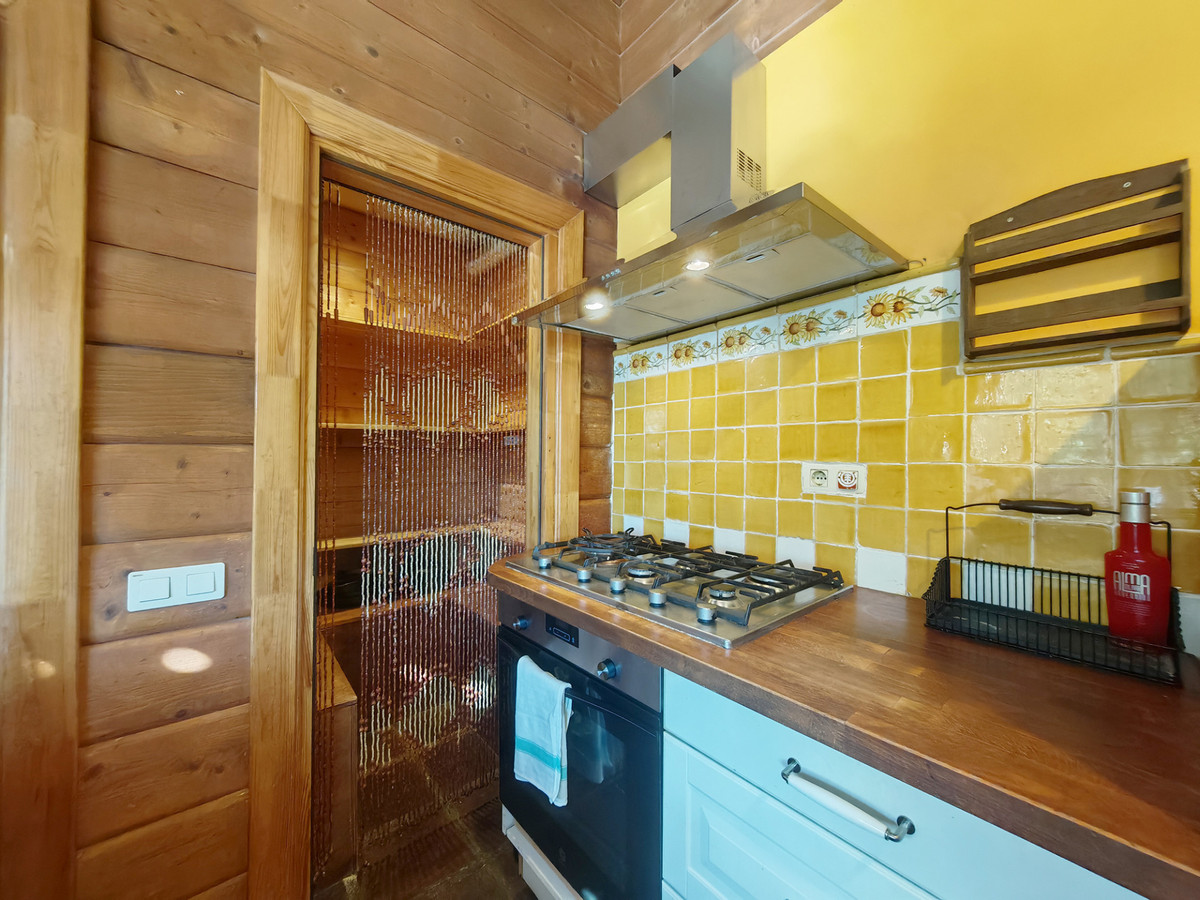 2f95dcae98d5320a403c1d52fc510bf5 - 8