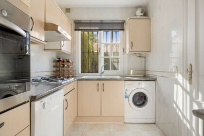 300b85e9aa4efbf2fba52e410073b0d2 - 12