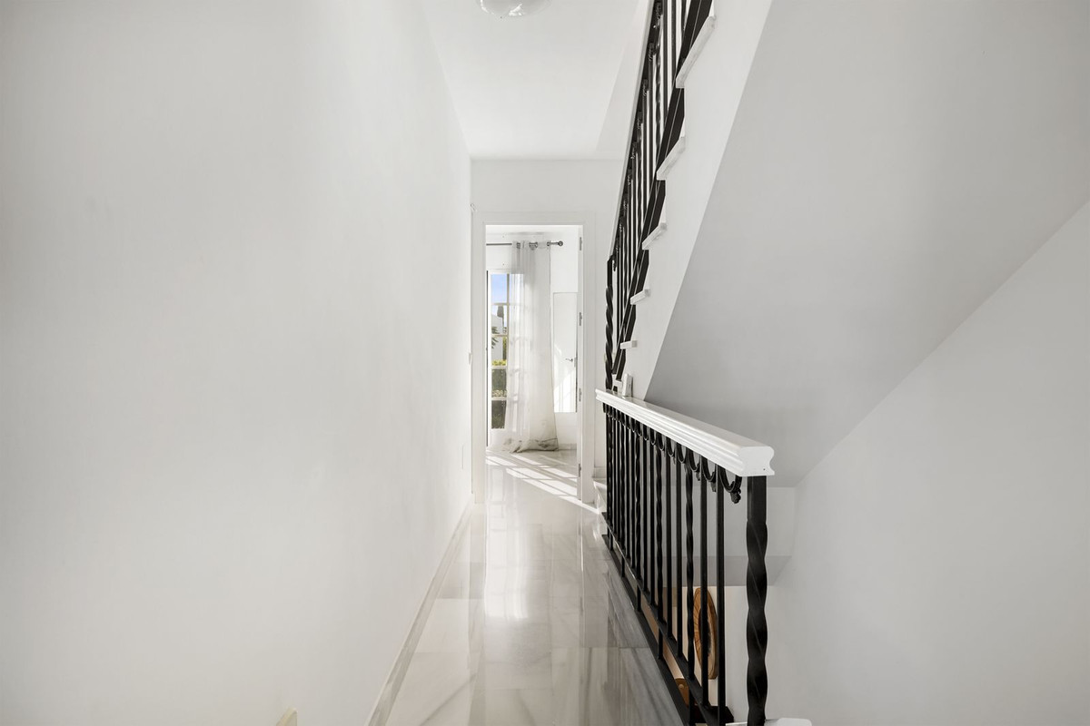 300b85e9aa4efbf2fba52e410073b0d2 - 20