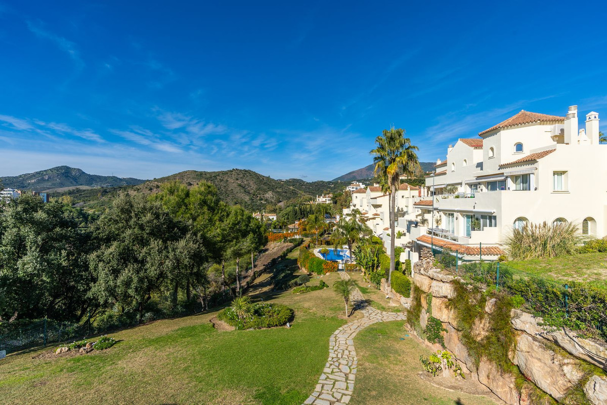 32474881f51674737b70d5dac10f21cc - 30