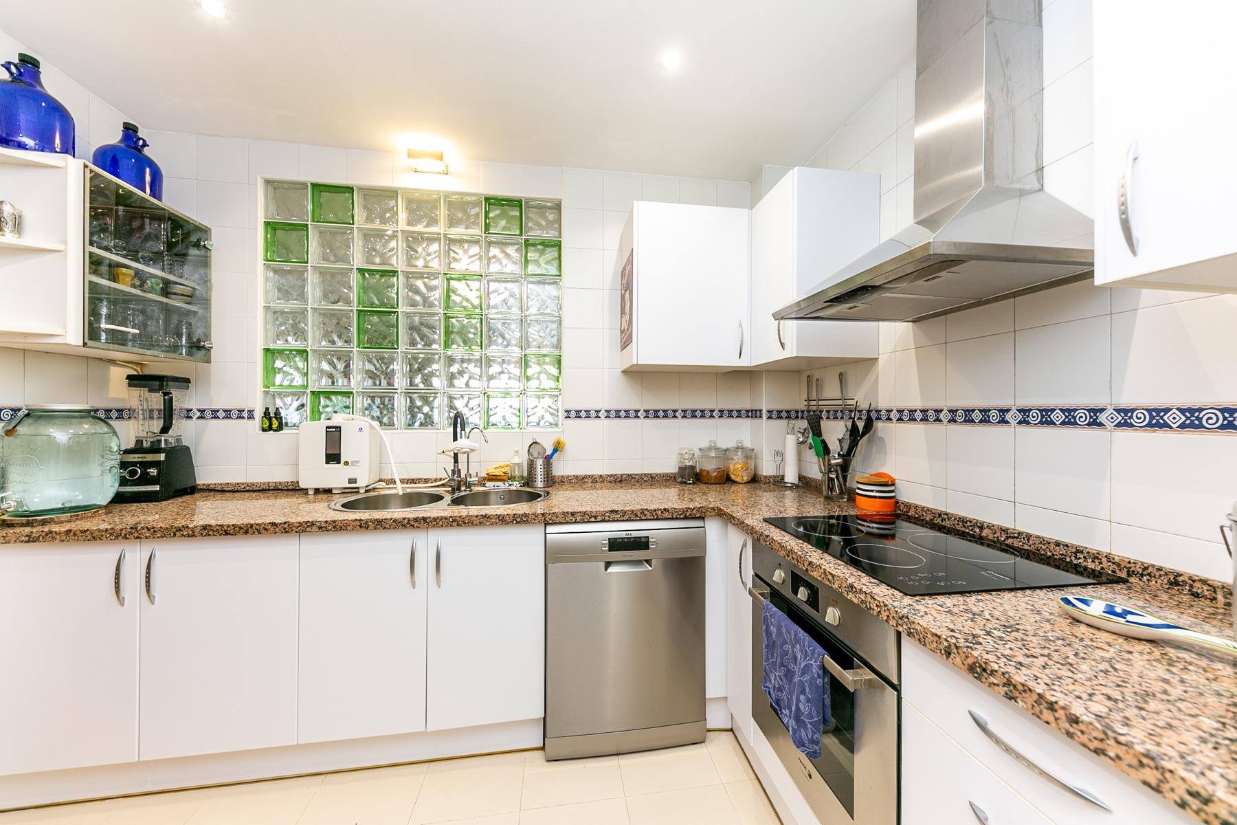 332ab04868b84fe4302d39dc27545979 - 15