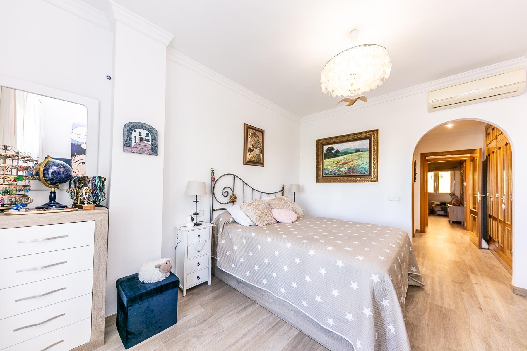 332ab04868b84fe4302d39dc27545979 - 18