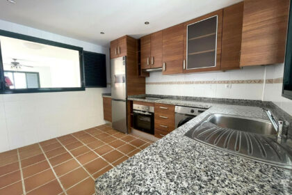 37112db11672464d4424b84ab99f3bdb - 12