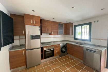 37112db11672464d4424b84ab99f3bdb - 14