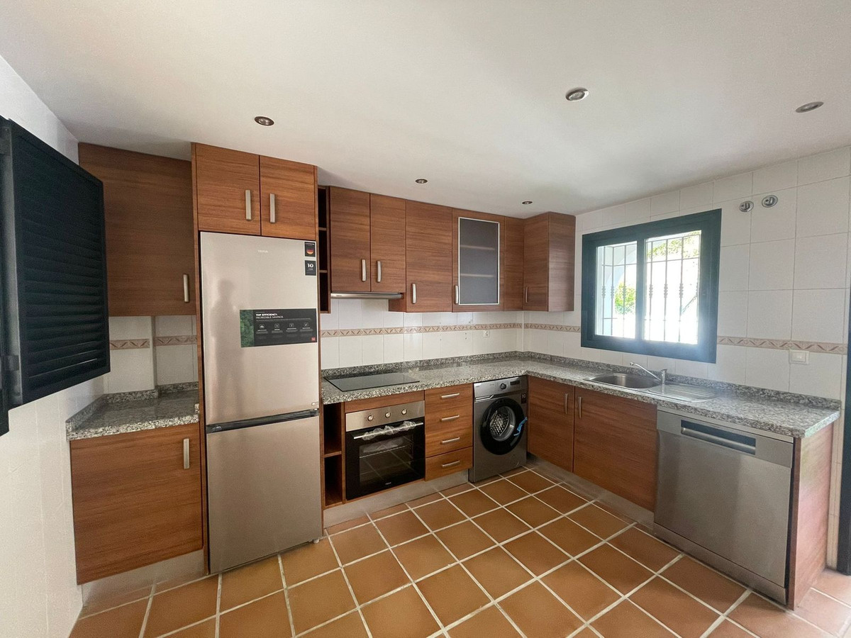 37112db11672464d4424b84ab99f3bdb - 14