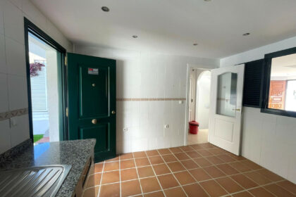 37112db11672464d4424b84ab99f3bdb - 16