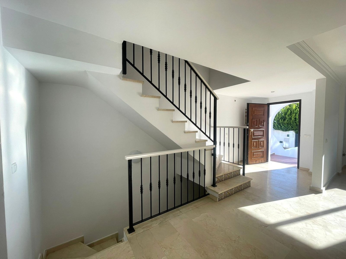 37112db11672464d4424b84ab99f3bdb - 2