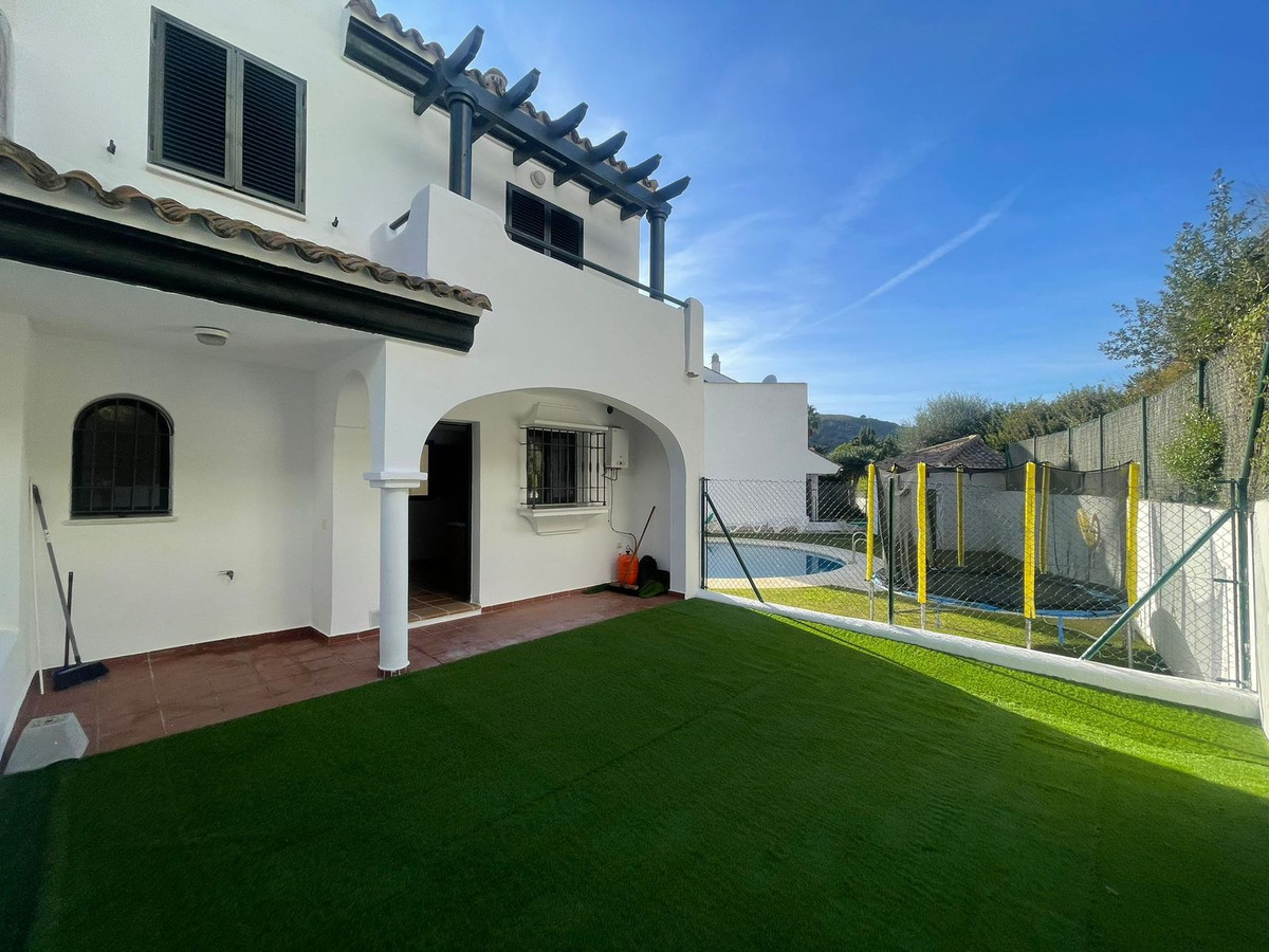 37112db11672464d4424b84ab99f3bdb - 23