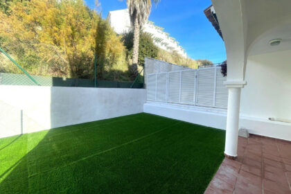 37112db11672464d4424b84ab99f3bdb - 24