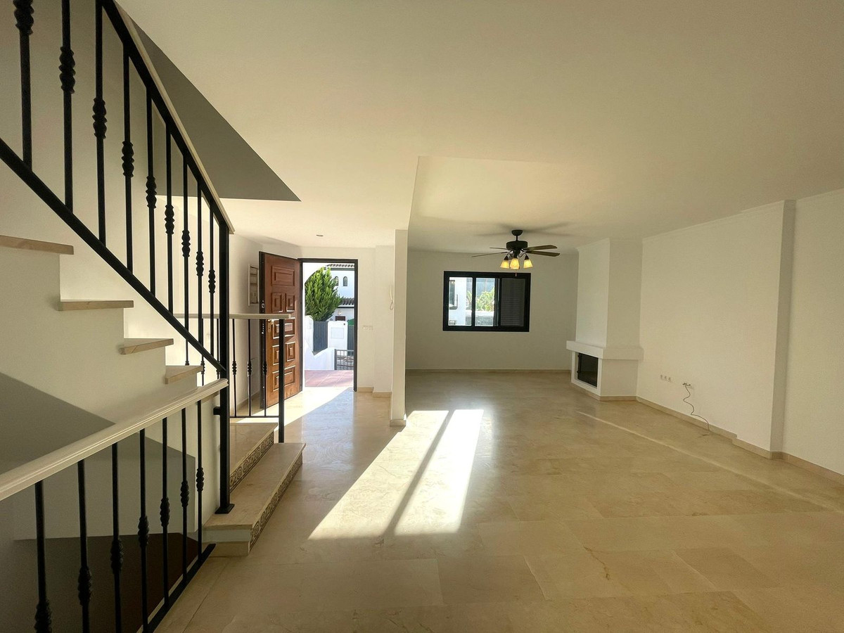 37112db11672464d4424b84ab99f3bdb - 3