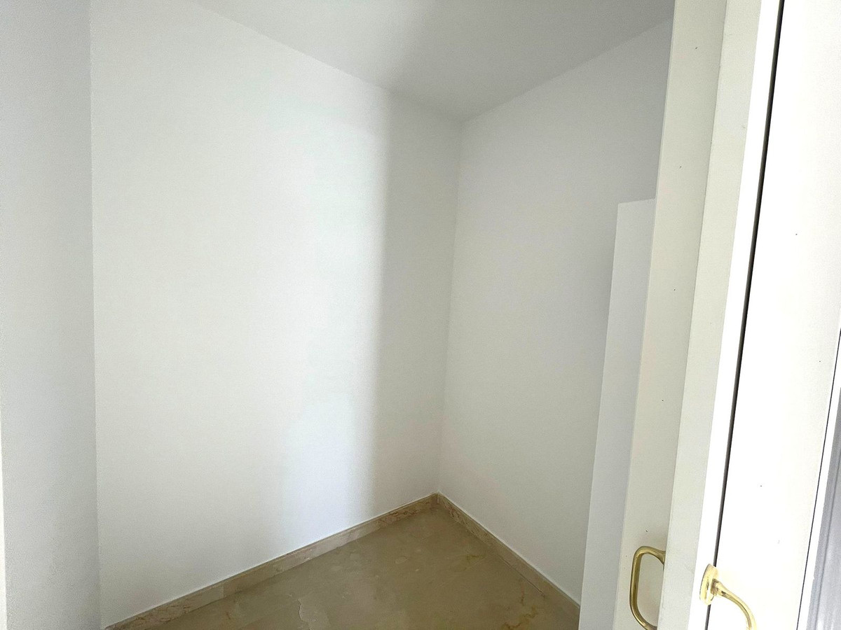 37112db11672464d4424b84ab99f3bdb - 31