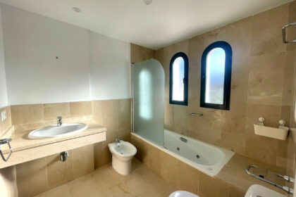 37112db11672464d4424b84ab99f3bdb - 32