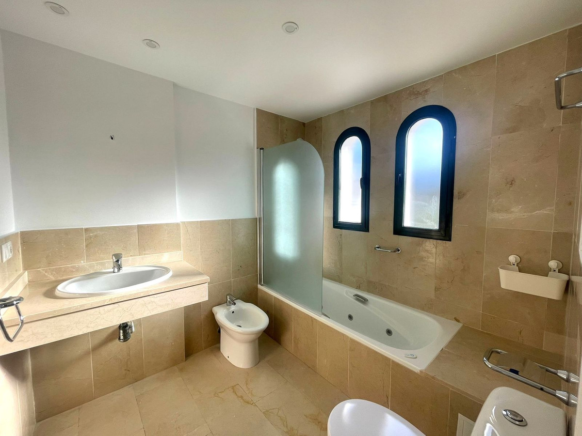 37112db11672464d4424b84ab99f3bdb - 32