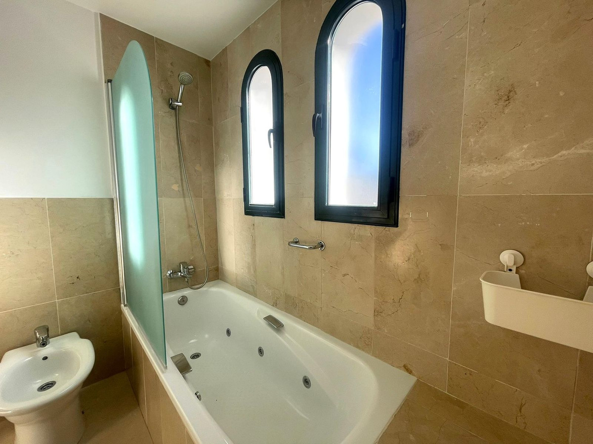 37112db11672464d4424b84ab99f3bdb - 33