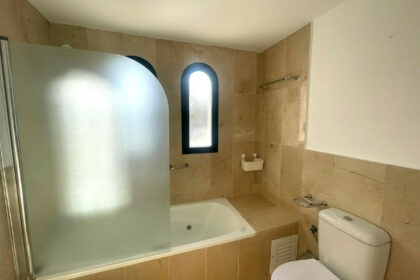 37112db11672464d4424b84ab99f3bdb - 34