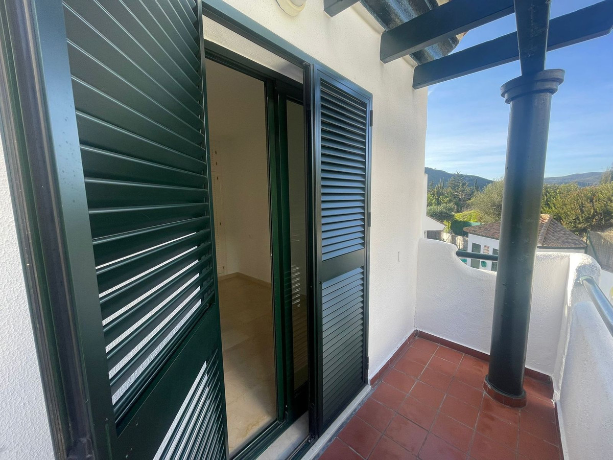 37112db11672464d4424b84ab99f3bdb - 39