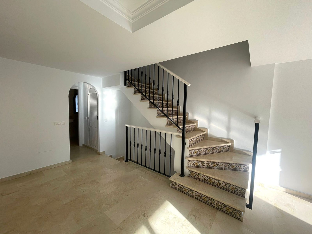 37112db11672464d4424b84ab99f3bdb - 4