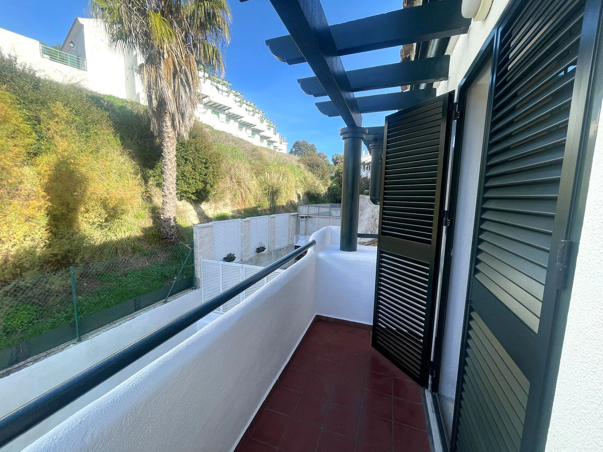 37112db11672464d4424b84ab99f3bdb - 40