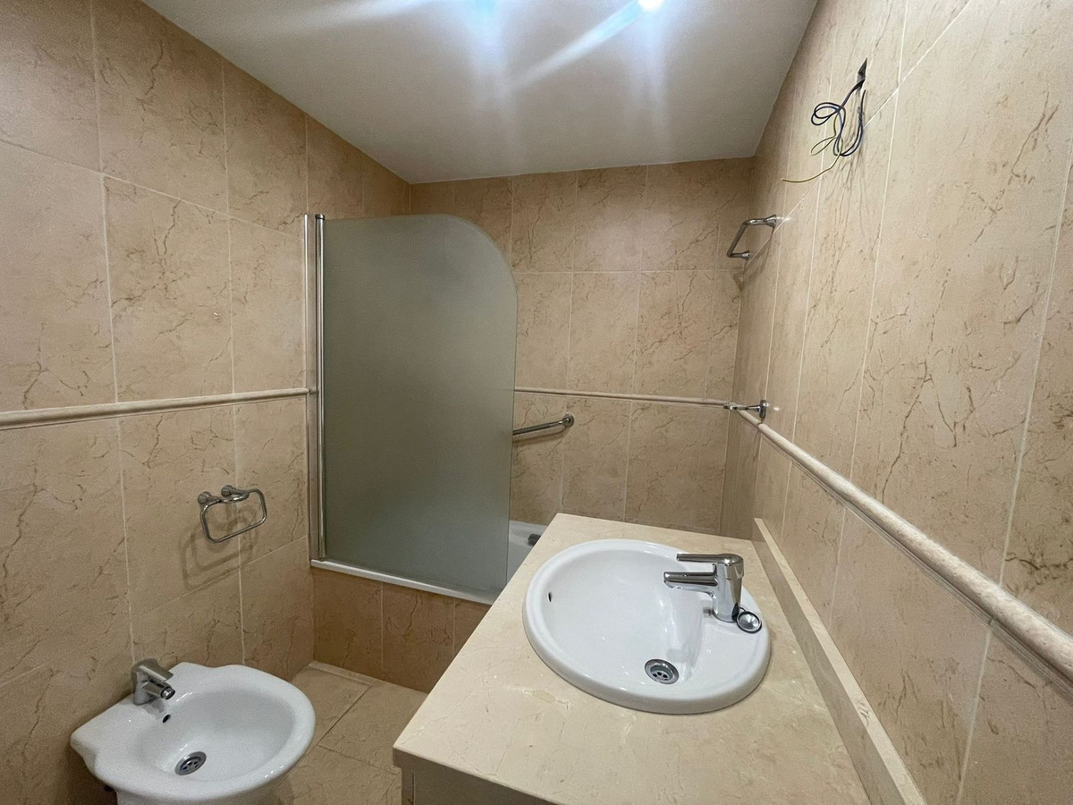 37112db11672464d4424b84ab99f3bdb - 44