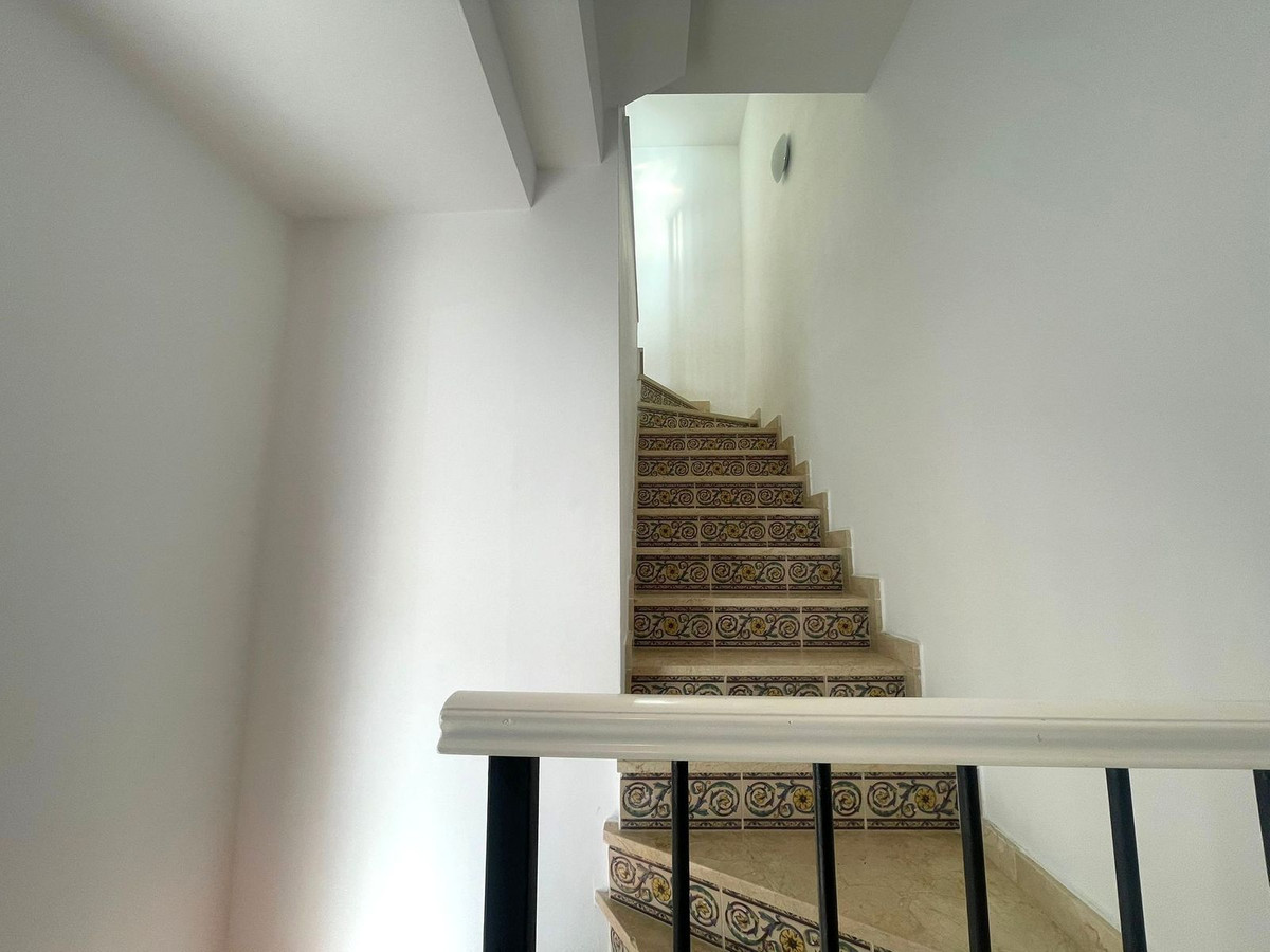 37112db11672464d4424b84ab99f3bdb - 46