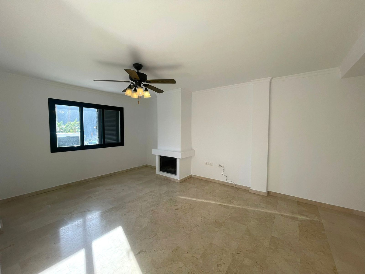 37112db11672464d4424b84ab99f3bdb - 5