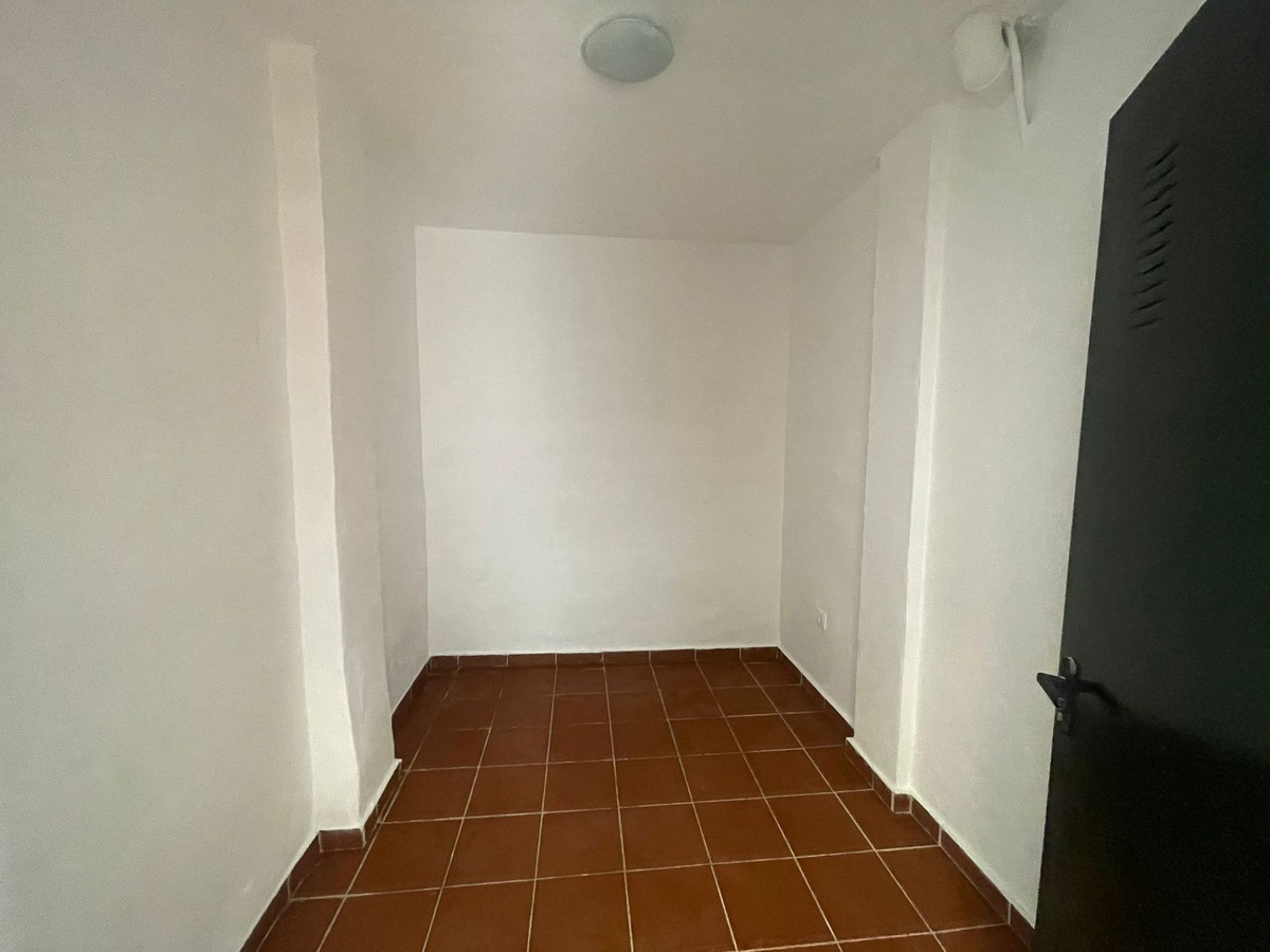 37112db11672464d4424b84ab99f3bdb - 50