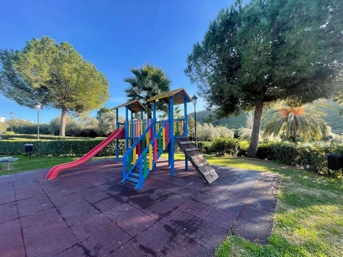 37112db11672464d4424b84ab99f3bdb - 55