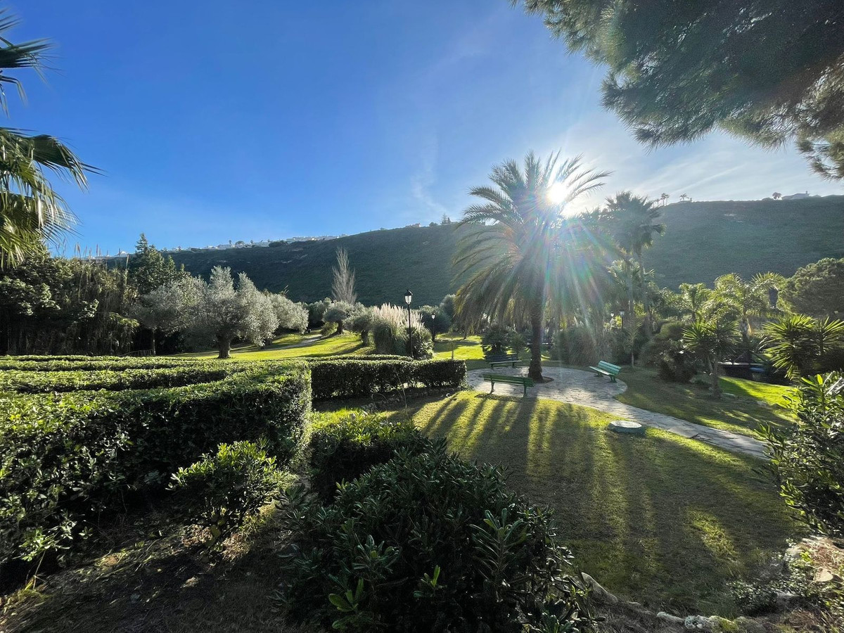 37112db11672464d4424b84ab99f3bdb - 56