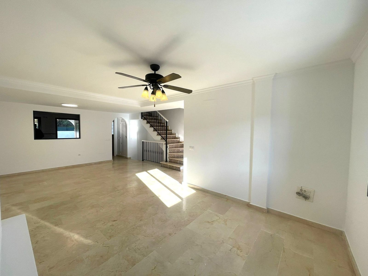 37112db11672464d4424b84ab99f3bdb - 6