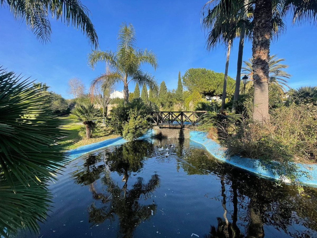 37112db11672464d4424b84ab99f3bdb - 64