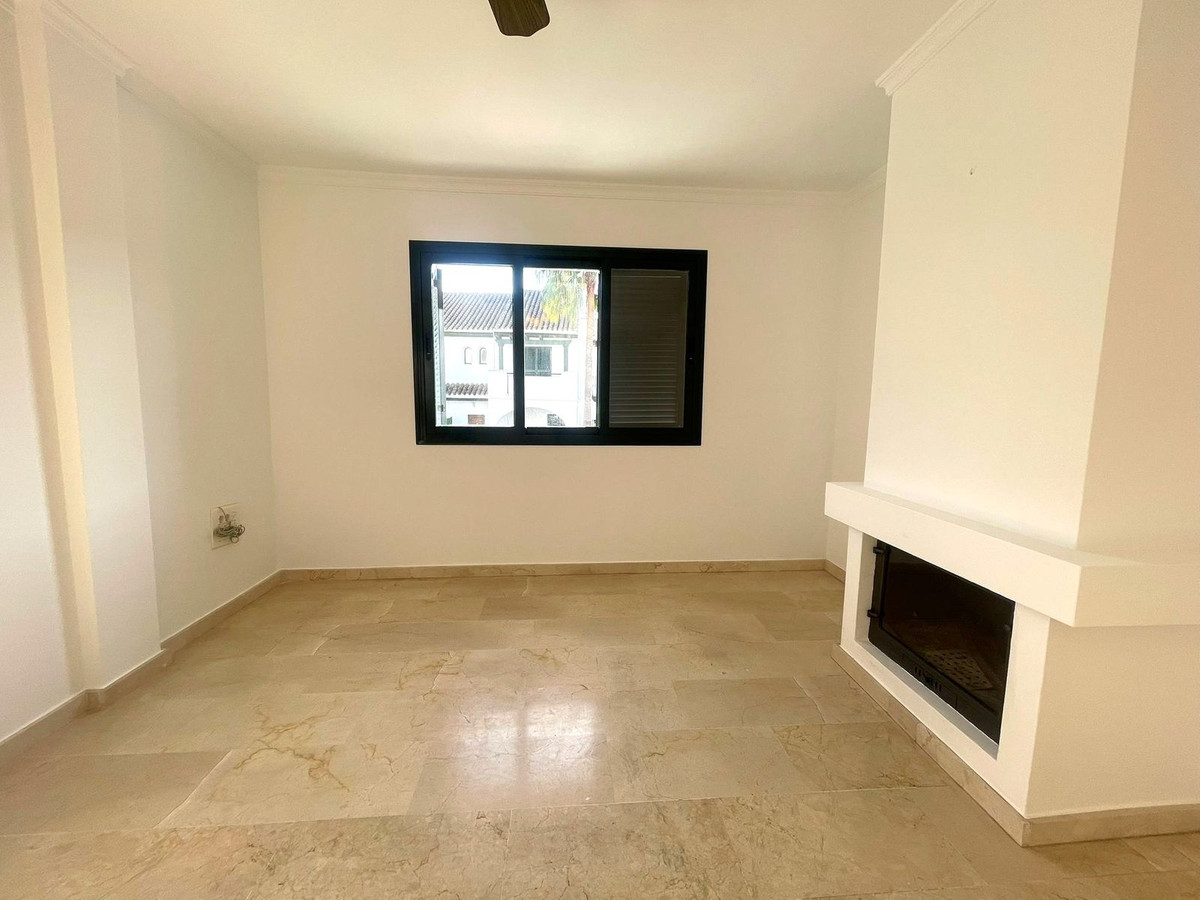 37112db11672464d4424b84ab99f3bdb - 7