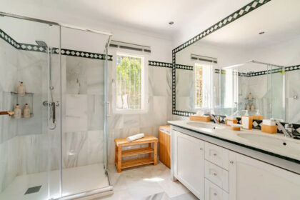 384d3e20098fcad4c9148914b854e869 - 15