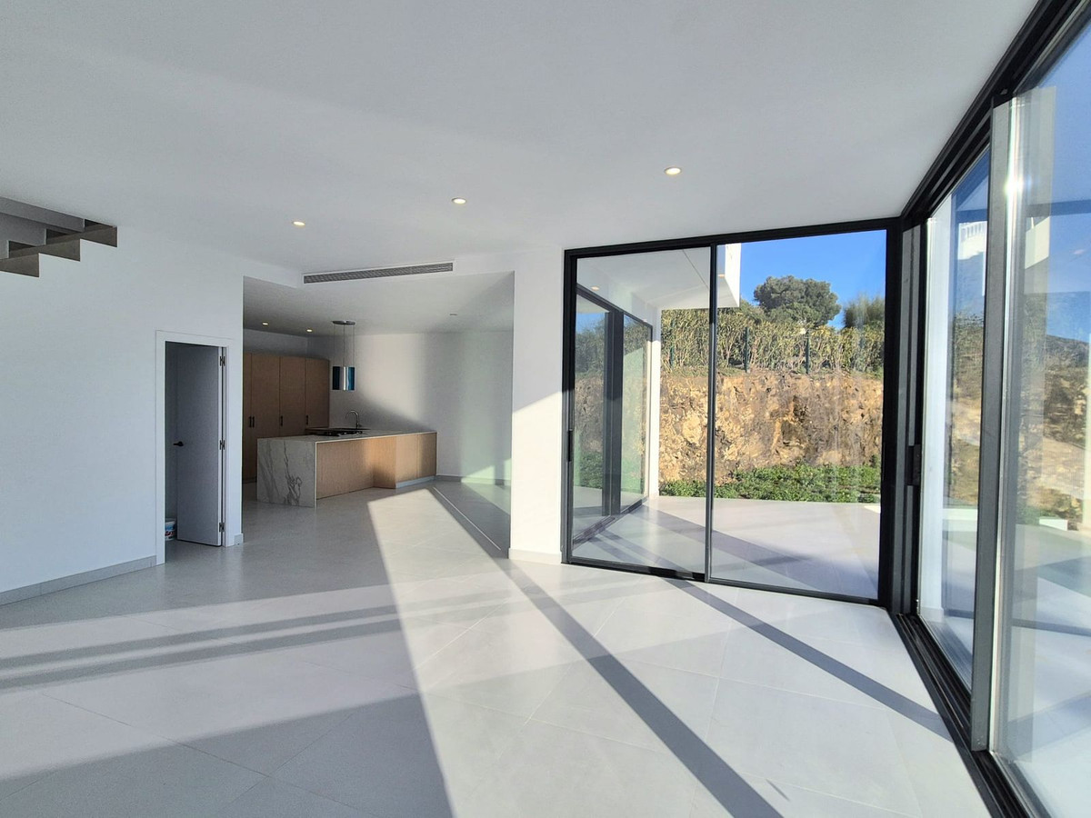 397d57433016042352baa29ea628213b - 9