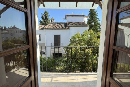 3be1dc2023615cee11653302a236c92f - 25