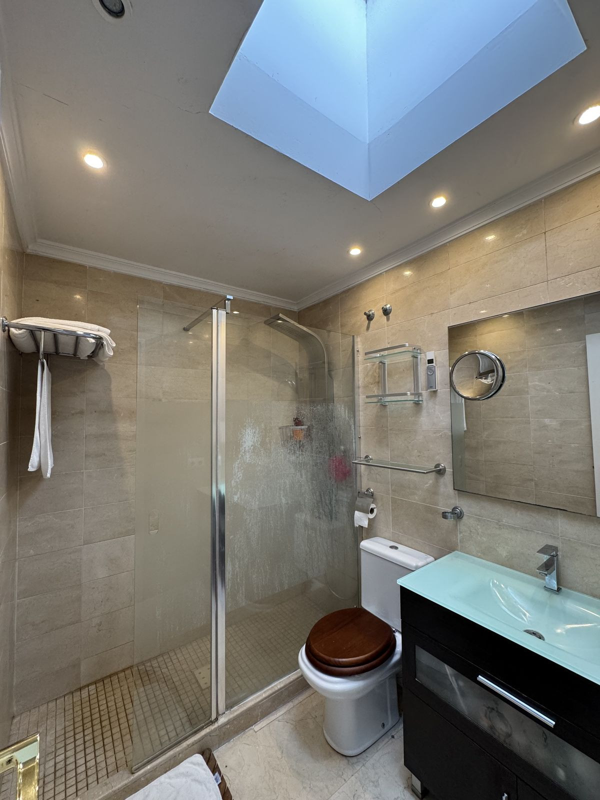 3be1dc2023615cee11653302a236c92f - 4