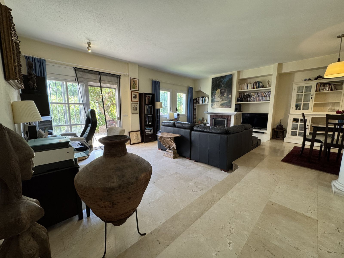 3be1dc2023615cee11653302a236c92f - 6