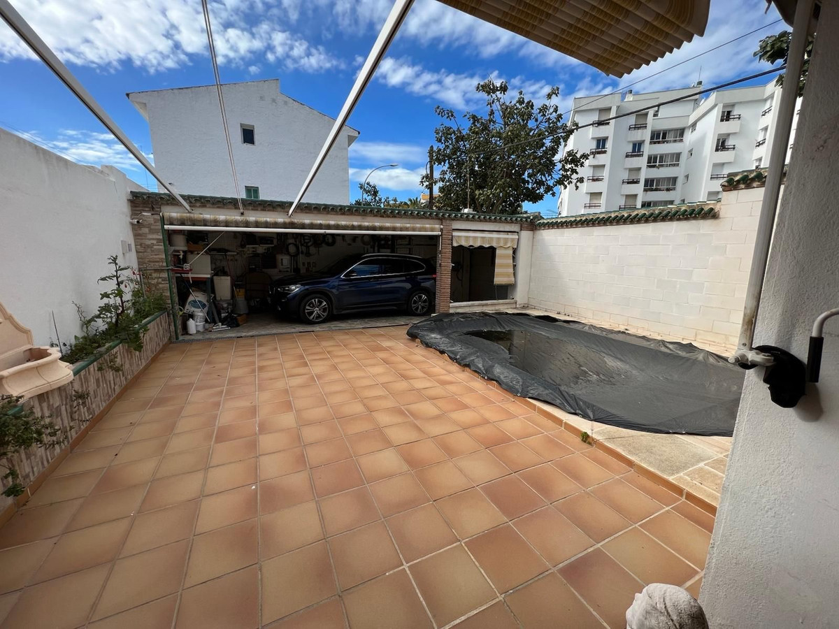 3c28fb51c90c3266507191dda9915274 - 18