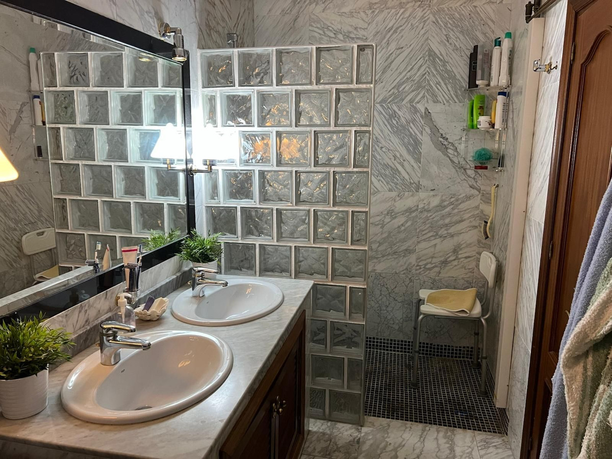 3c28fb51c90c3266507191dda9915274 - 30