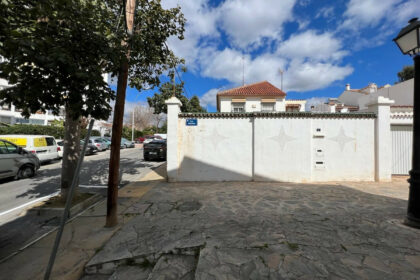 3c28fb51c90c3266507191dda9915274 - 33