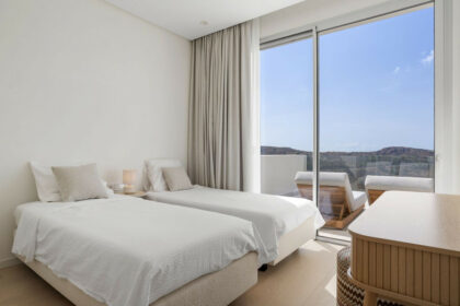 40a1a27512764b124f225bde272aade5 - 18