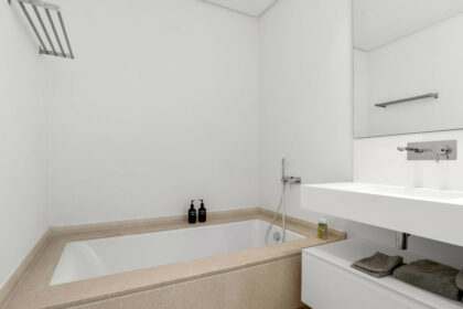 40a1a27512764b124f225bde272aade5 - 24